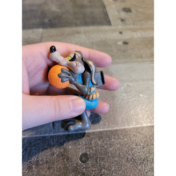 Tune Squad Space Jam coyote McDonald's toy figure - Picture 3 of 4